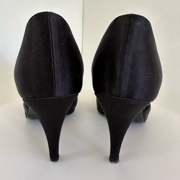 Gorgeous, unique CHANEL 3-inch heels shoes in size 7(37) - Picture 5 of 7